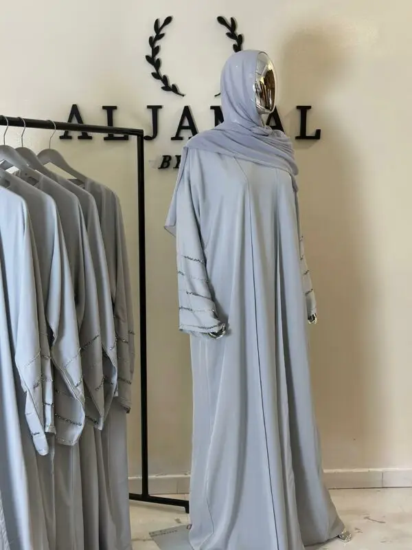 Aljamal – Abaya Grise Perlée 3 pièces – Image 2
