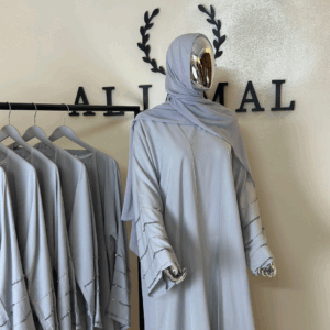 Aljamal – Abaya Grise Perlée 3 pièces