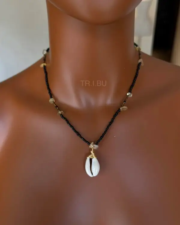 Tr.i.bu – Collier Cyprea