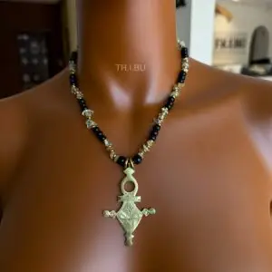 Tr.i.bu – Collier Amit