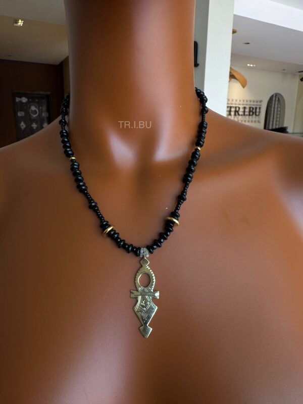 Tr.i.bu – Collier Inwagar
