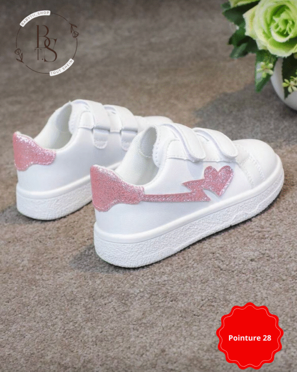 Baskets enfants pointure 28 – Blanches décor cœur et papillon – Image 2