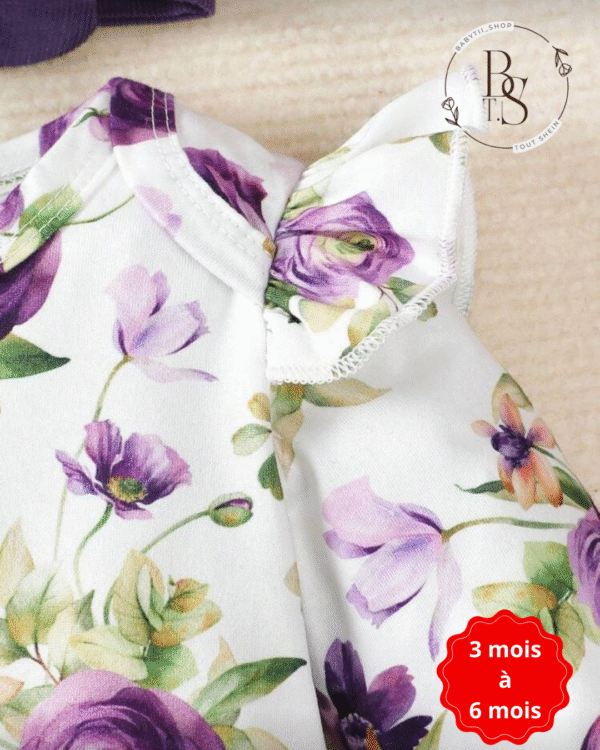 Ensemble bébé fille 3-6 mois – Blouse fleurie + salopette violette + serre-tête – Image 3