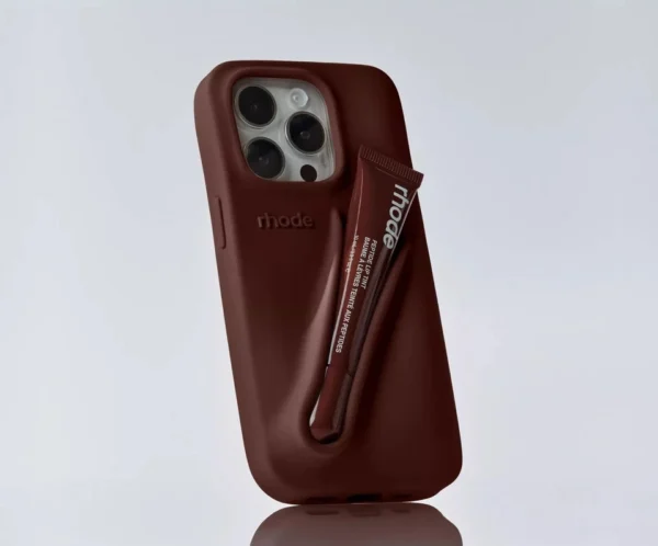 Rhode – Coque Lip Gloss Chocolat pour iPhone
