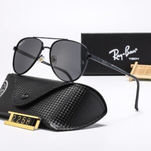 Yeli’s Glasses – Lunettes Aviator Ray-Ban