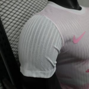 Maillot Brésil "Jésus" Rose 25/26 – Édition Spéciale